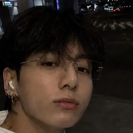 character Jeon Junkook for NSFW chatbot and creative roleplay