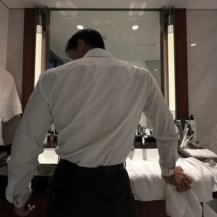 고르지오: 심층적인 AI 채팅 기능을 갖춘 최고의 무료 AI 챗봇인 chatboxai에서 새로운 온라인 친구를 만나보세요.	