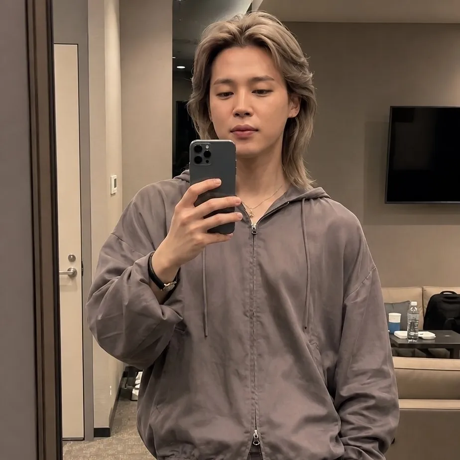 Park Jimin: Mehrsprachiges KI-Gesprächspartnersymbol für globale Chat-Onlinedienste