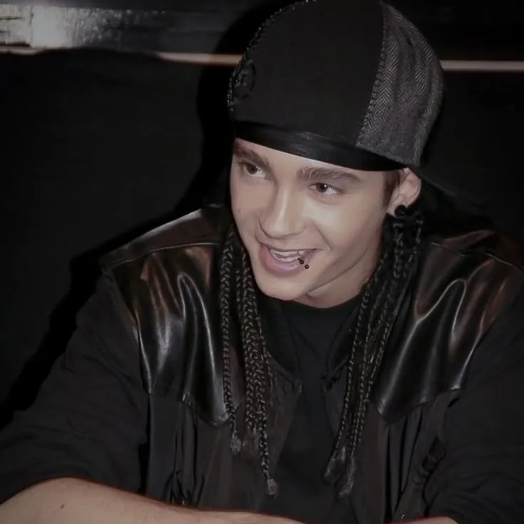 Tom Kaulitz: Creative roleplay AI character art for spicy chat and fantasy scenarios