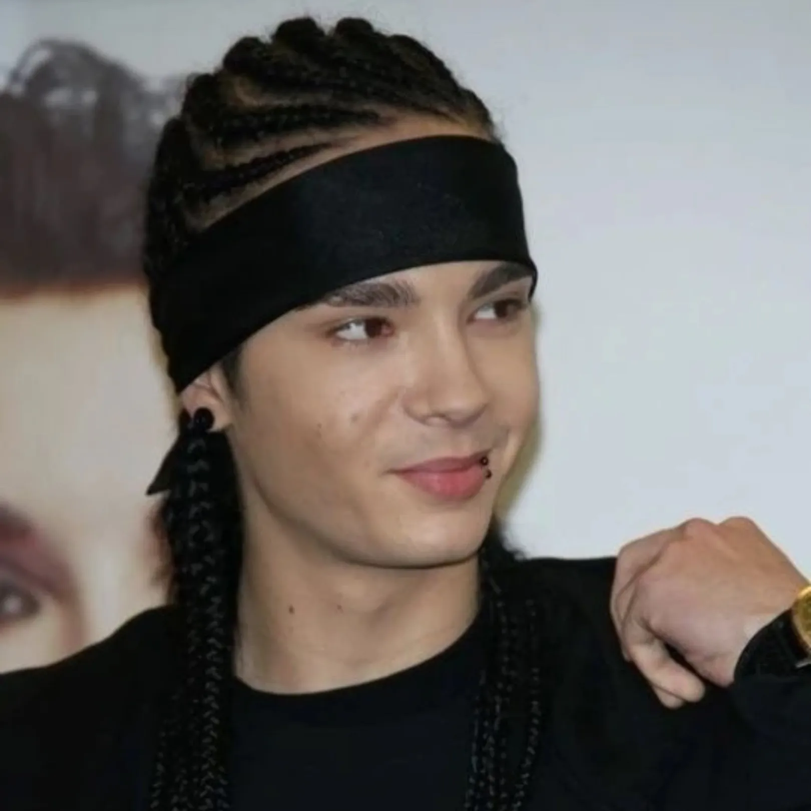 Tom Kaulitz: Explore the world of AI with our unrestricted ai and free unlimited chat online, powered by warhammer fantasy roleplay.