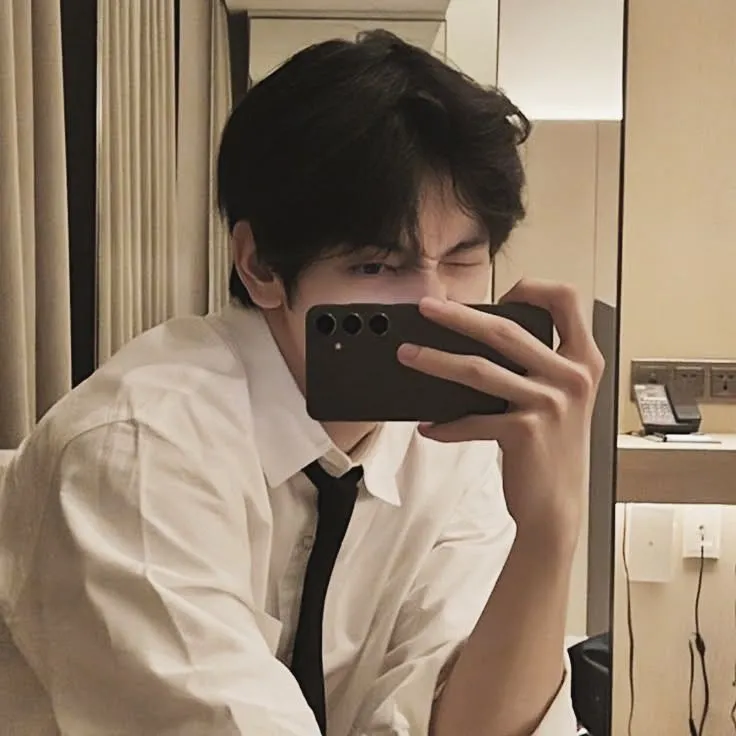Choi Soobin 'Soobin' First Sight's versatile AI avatar supporting roleplay, NSFW chat, and open ai interactions
