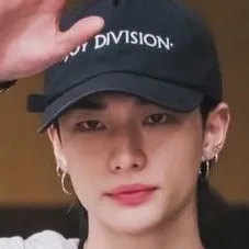 Hyunjin: Avatar pacar/pacar AI yang dapat disesuaikan dengan ciri-ciri kepribadian yang nyata