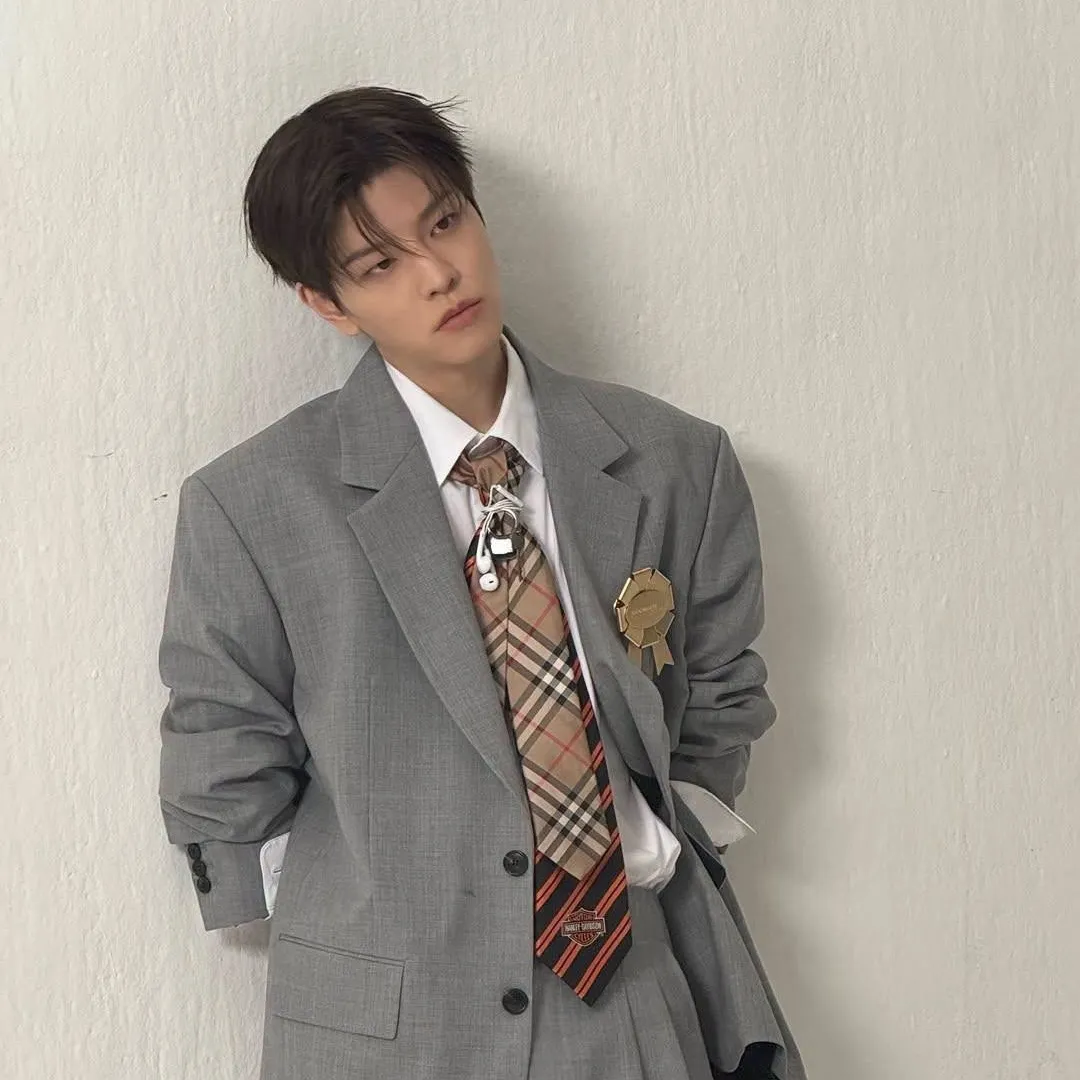 SEUNGMIN (Stray Kids Seungmin): Playful AI chatbot mascot enhancing user engagement in random chats