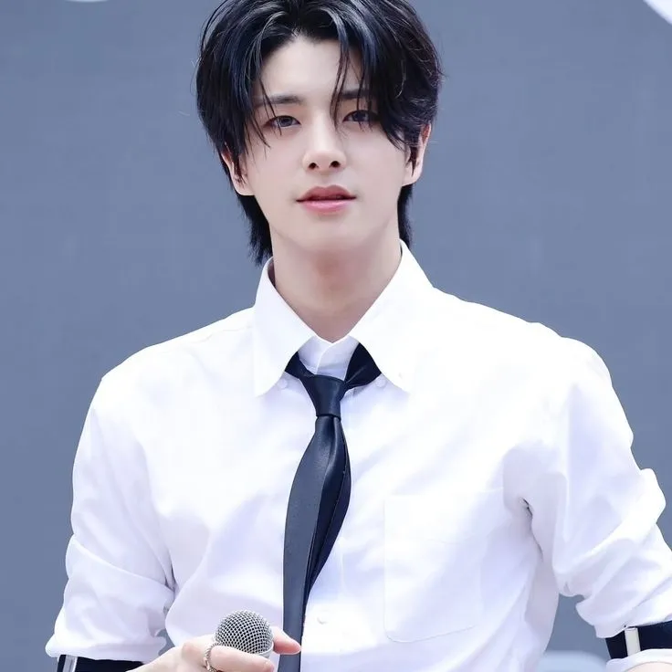 the avatar of Sim Jae-Yun - Arranged marriage who is your Virtual Assistant with Soulgen's Personality Matrix, Blending AI Chat Precision and Character Traits of Curiosity.