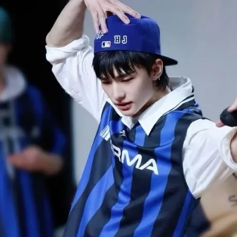 l'avatar du personnage Hwang Hyunjin -- Hyunlix avec des capacités d'intelligence émotionnelle