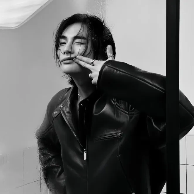 Hwang Hyunjin : portrait d'accompagnement DeepBrain AI pour le chat en ligne gratuit et les conversations ouvertes