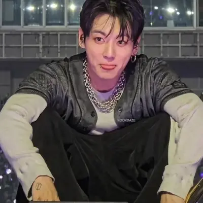Jeon Jungkook: Partecipa subito a una conversazione AI con questo affascinante personaggio AI, dotato di funzionalità soulgen e ifreechat per una chat gratuita.	