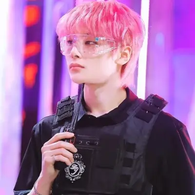 Yang Jeongin: Avatar de novia/novio de IA personalizable con rasgos de personalidad realistas