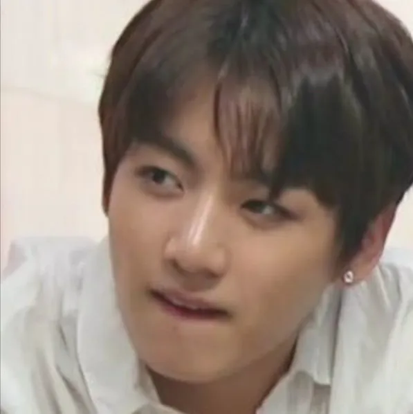 Jungkook: Engage in ai conversation with this charming AI character, featuring soulgen and ifreechat capabilities for free chat now.