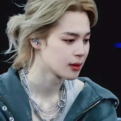 Talk to the digital version of your idols with our celebrity ai Park Jimin.
