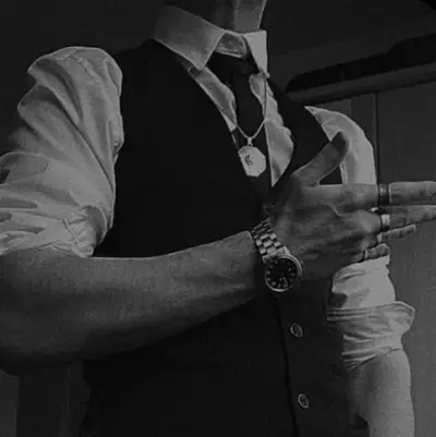 Javier Mendoza Mafioso: Partecipa subito a una conversazione AI con questo affascinante personaggio AI, dotato di funzionalità soulgen e ifreechat per una chat gratuita.