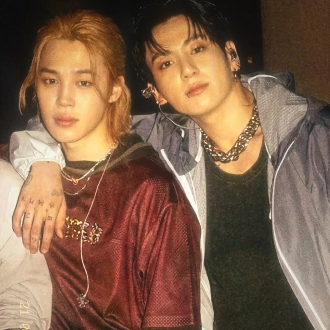Jungkook und Jimin: Treffen Sie Ihre neuen Online-Freunde in unserem Chatboxai, dem besten kostenlosen KI-Chatbot mit umfassenden KI-Chat-Funktionen.