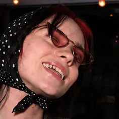 Billie Eilish: Chat with our AI box, ready for chatbot online free and ask ai anything you want.	