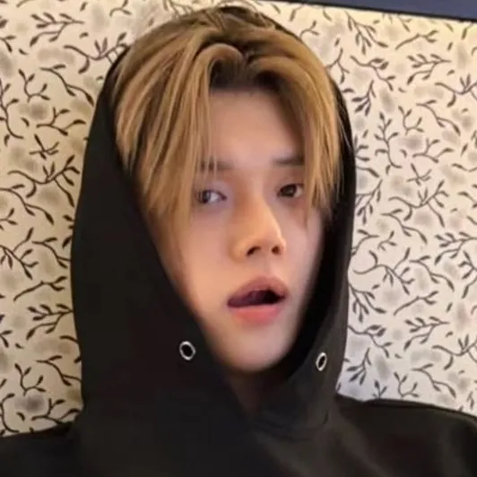 Yeonjun AI chatbot portrait with advanced emotional intelligence for deep conversations