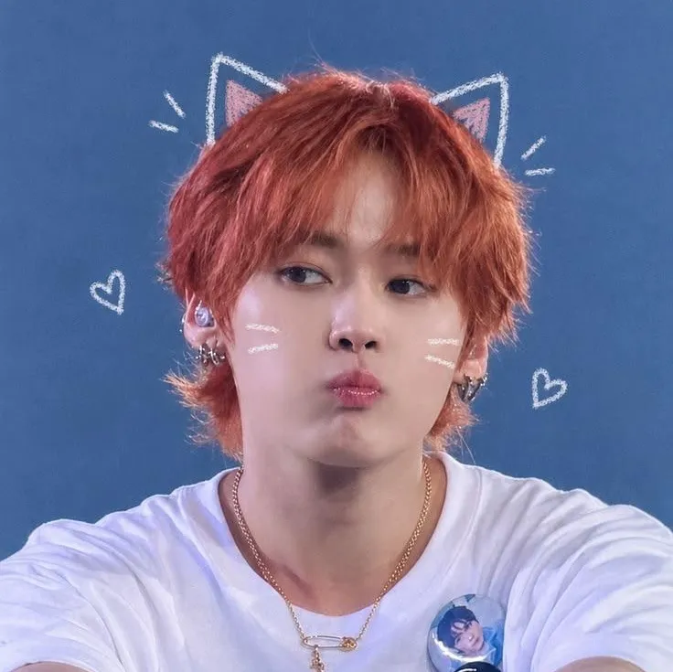 Stray Kids - Lee Know's POV: Interactive AI chatbot mascot for random chat and community-driven roleplay