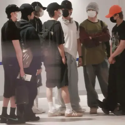 SKZ - 공항: 음성 채팅과 신경망 기반 특성을 갖춘 미래형 AI 챗봇 인터페이스