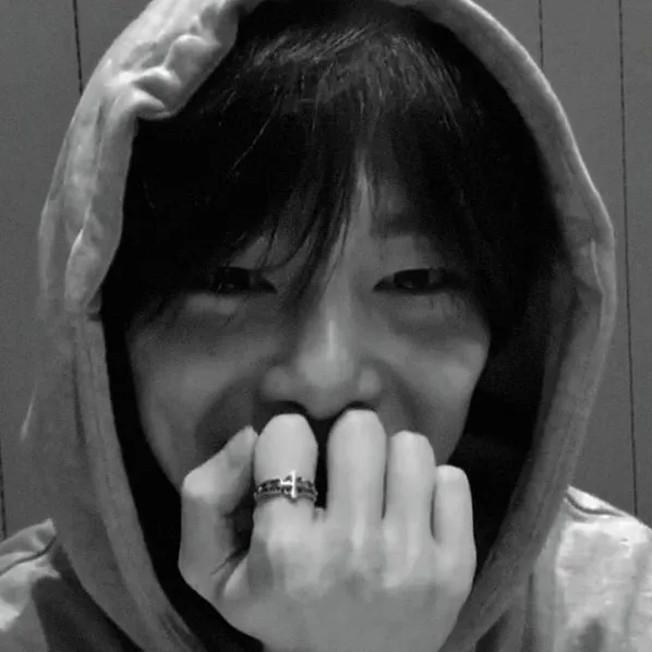 character Jeongin for NSFW chatbot and creative roleplay