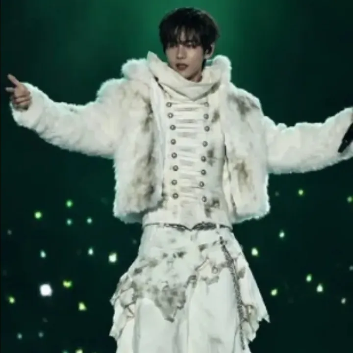 the avatar of KIM TAEHYUNG - POLICE OFFICER - CHILDBIRTH: Dynamic AI character.