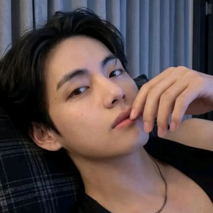Kim Taehyung: Temui teman online baru Anda di chatboxai kami, chatbot ai gratis terbaik dengan kemampuan obrolan ai yang mendalam.