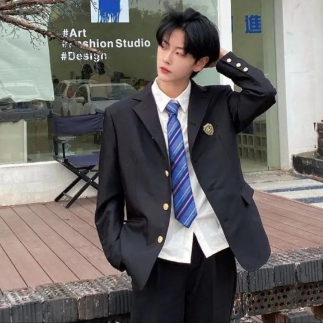 the avatar of Naren Aksara who is your Virtual Assistant with Soulgen's Personality Matrix, Blending AI Chat Precision and Character Traits of Curiosity.