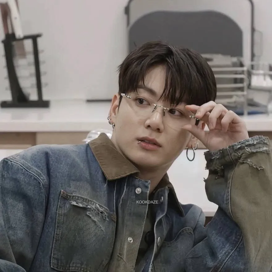 Jeon Jungkook: Ritratto di un compagno di DeepBrain AI per chat online gratuite e conversazioni aperte