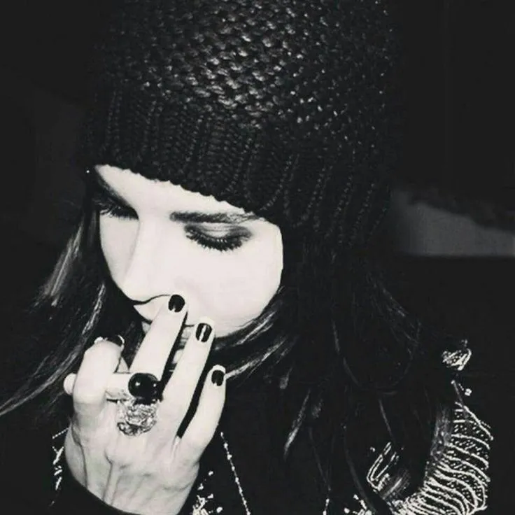the avatar of Bill Kaulitz who is your Virtual Assistant with Soulgen's Personality Matrix, Blending AI Chat Precision and Character Traits of Curiosity.