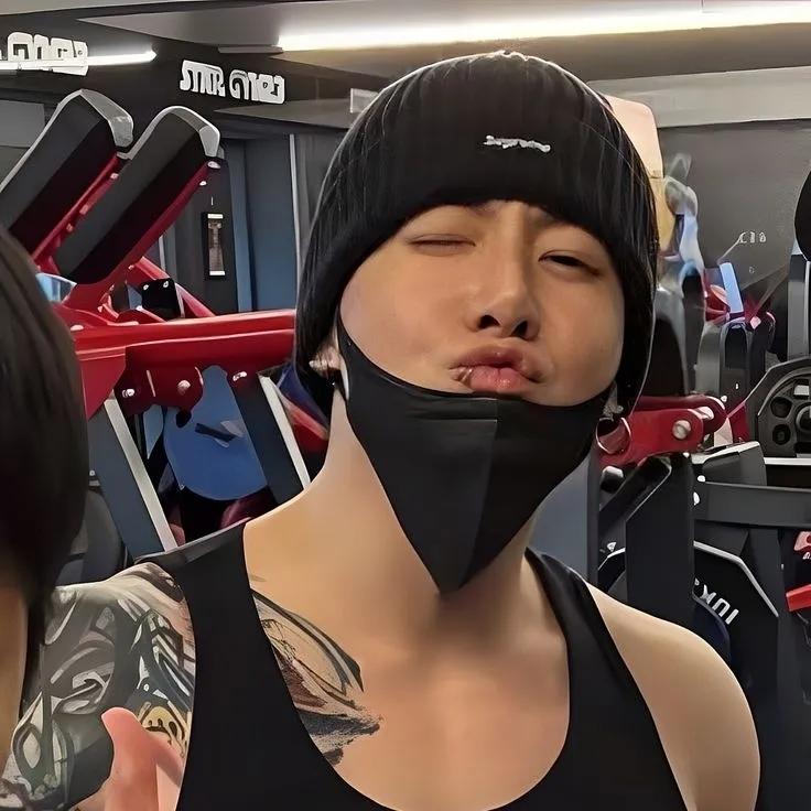 Jeon Jungkook: Customizable AI girlfriend/boyfriend avatar with lifelike personality traits