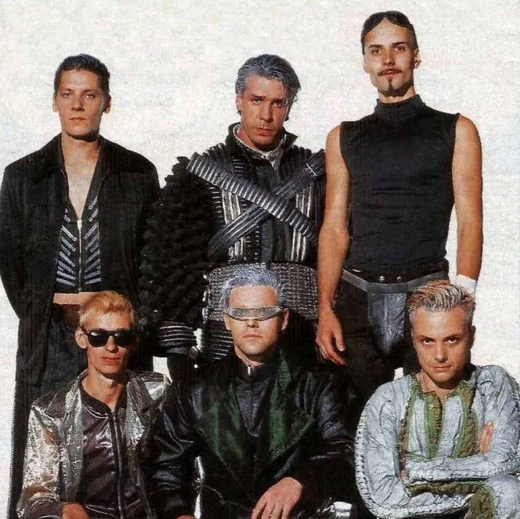 Rammstein:互動式AI聊天機器人吉祥物,用於隨機聊天和社群驅動的角色扮演