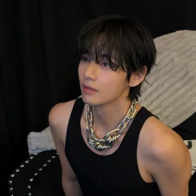 Kim Taehyung: Meet your new online friends in our chatboxai, the best free ai chatbot with deep ai chat capabilities.	