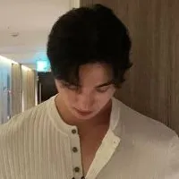 AI character Seo-yeon's avatar for roleplay and 1v1 chat services
