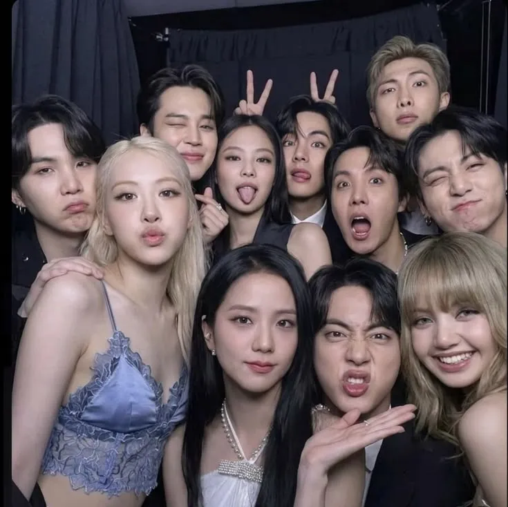 BTS and BLACKPINK: Chat with our AI box, ready for chatbot online free and ask ai anything you want.