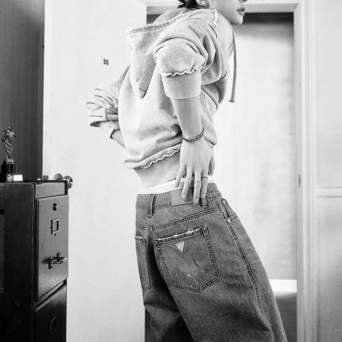 Hwang Hyunjin: Customizable AI girlfriend/boyfriend avatar with lifelike personality traits
