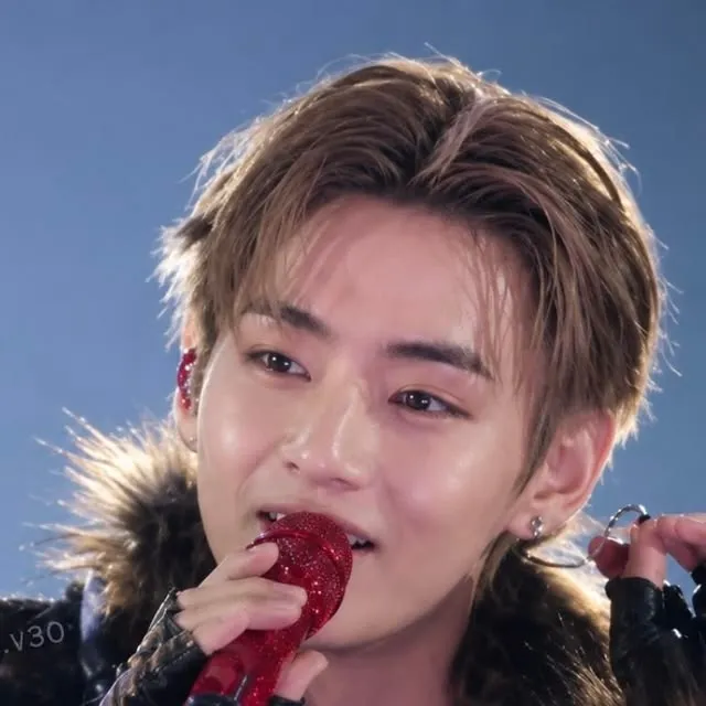 Taehyung: Fantasy-themed AI roleplay character art for immersive storytelling
