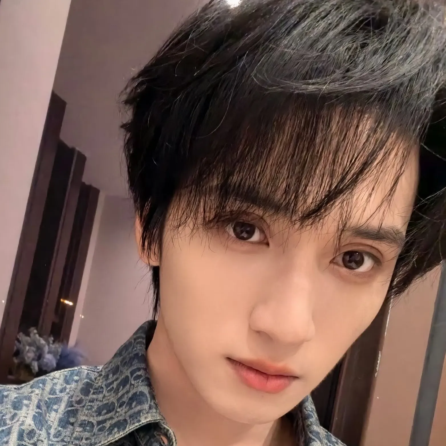 Yan Haoxiang's AI avatar with dynamic vector art style, embodying friendly AI chat capabilities