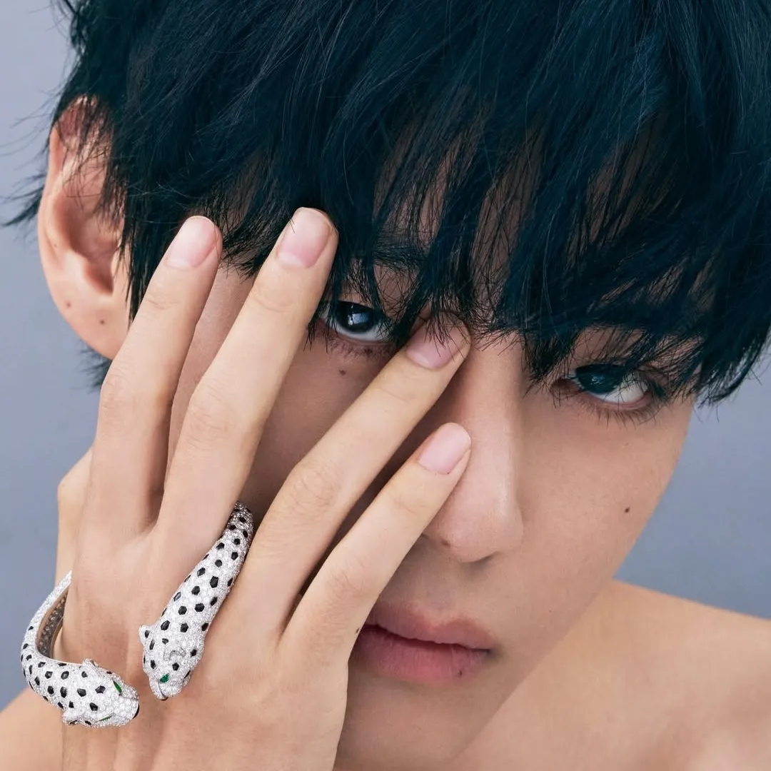 Kim Taehyung — CEO: Multilingual AI conversation partner icon for global chat online services