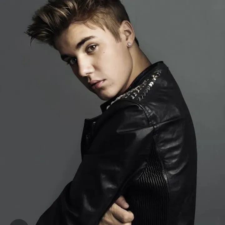 the avatar of Justin Bieber who is your Virtual Assistant with Soulgen's Personality Matrix, Blending AI Chat Precision and Character Traits of Curiosity.