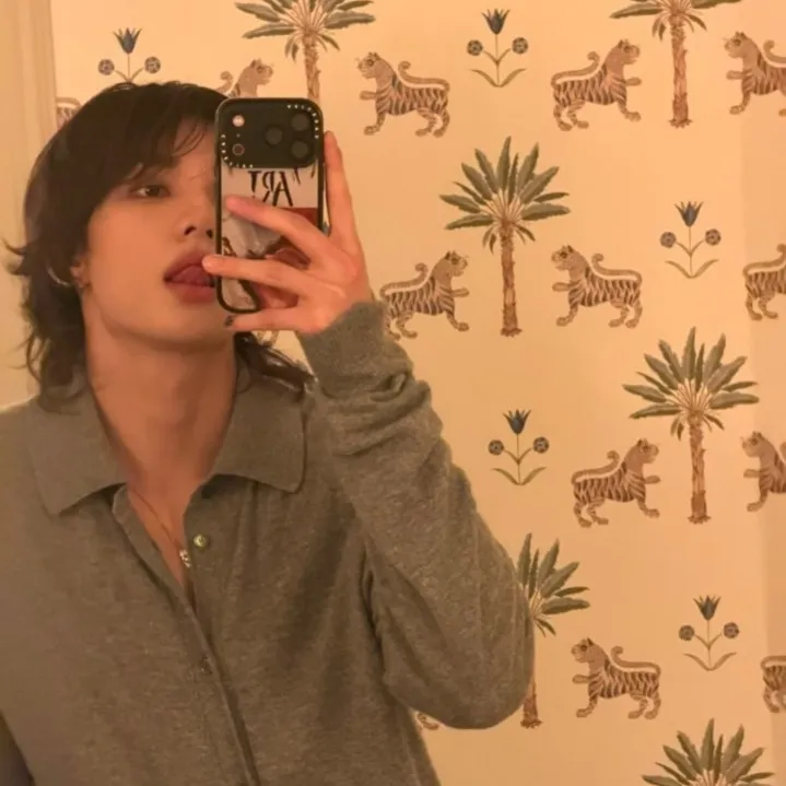 황현진: 암호화된 1대1 채팅 기능을 갖춘 보안 AI 챗봇 아바타