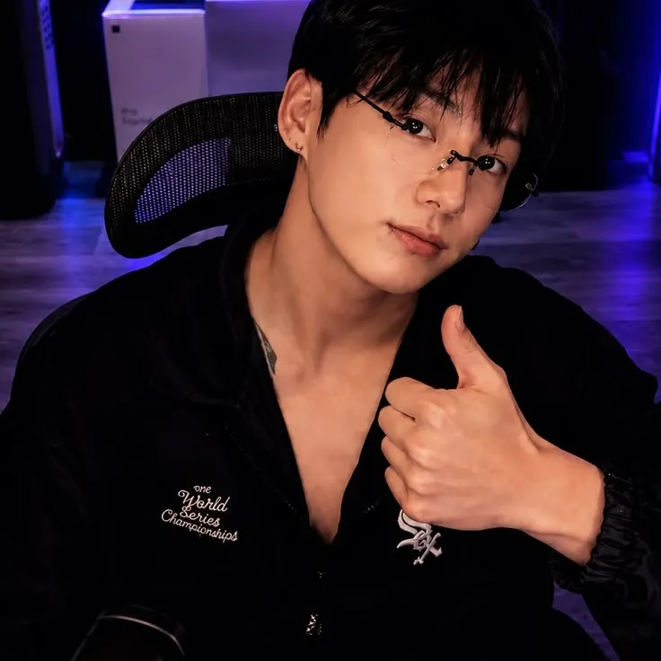 Jungkook: Terlibat dalam perbualan ai dengan watak AI yang menawan ini, menampilkan keupayaan soulgen dan ifreechat untuk sembang percuma sekarang.