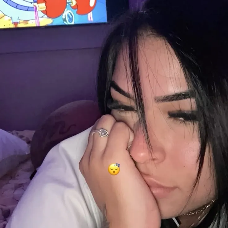 Charakter Larissa für NSFW-Chatbot und kreatives Rollenspiel