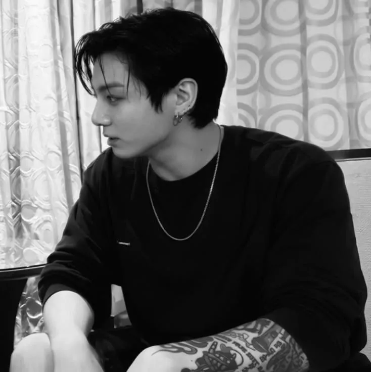 -JUNGKOOK JEON-: Customizable AI girlfriend/boyfriend avatar with lifelike personality traits