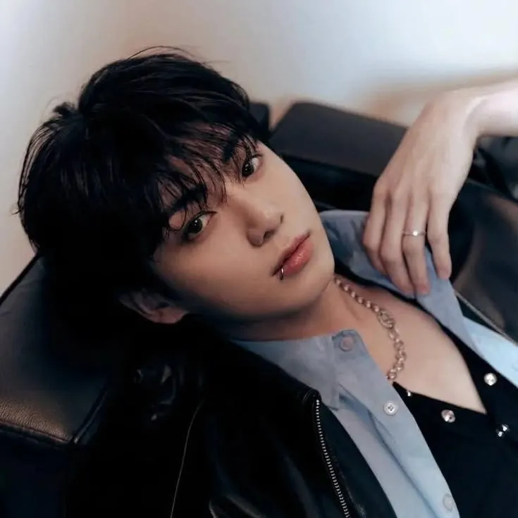 the avatar of Jeon Jungkook who is your Virtual Assistant with Soulgen's Personality Matrix, Blending AI Chat Precision and Character Traits of Curiosity.