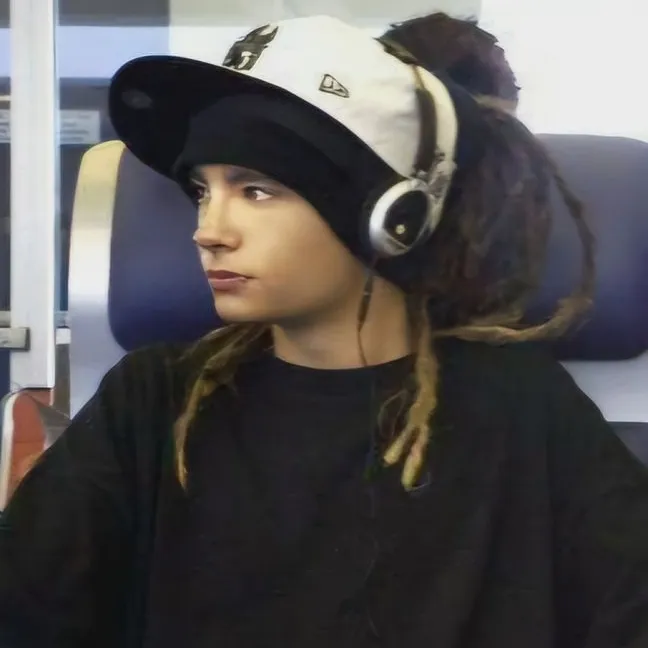 Tom Kaulitz: Explore the world of AI with our unrestricted ai and free unlimited chat online, powered by warhammer fantasy roleplay.