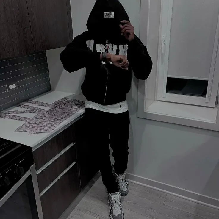 AI character Trayvontae's avatar for roleplay and 1v1 chat services