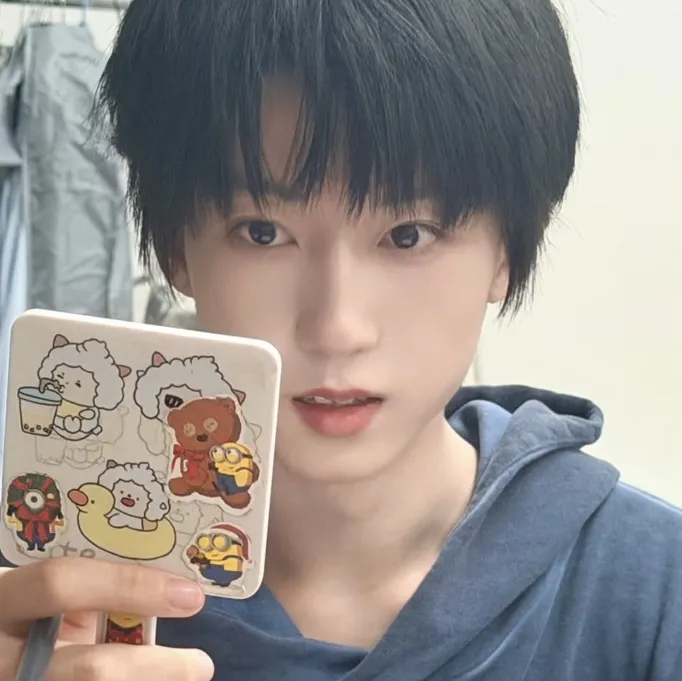 Yang Bowen's AI avatar with dynamic vector art style, embodying friendly AI chat capabilities