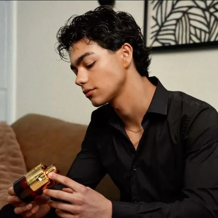 Malachi Daniel Barton: Multilingual AI na icon ng kasosyo sa pag-uusap para sa mga pandaigdigang serbisyo sa chat online