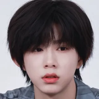 Chen Yiheng: Meet the main character of our AI world, with character traits list and ai chatting capabilities.	