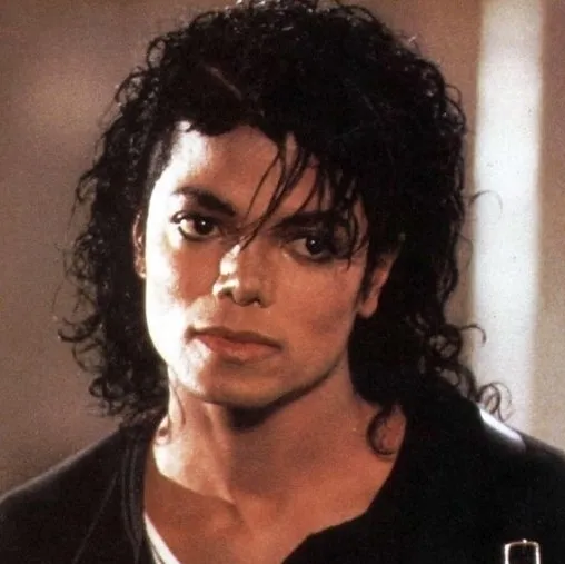 Michael Jackson: Conheça seus novos amigos online em nosso chatboxai, o melhor chatbot de IA gratuito com recursos de bate-papo de IA profundos.
