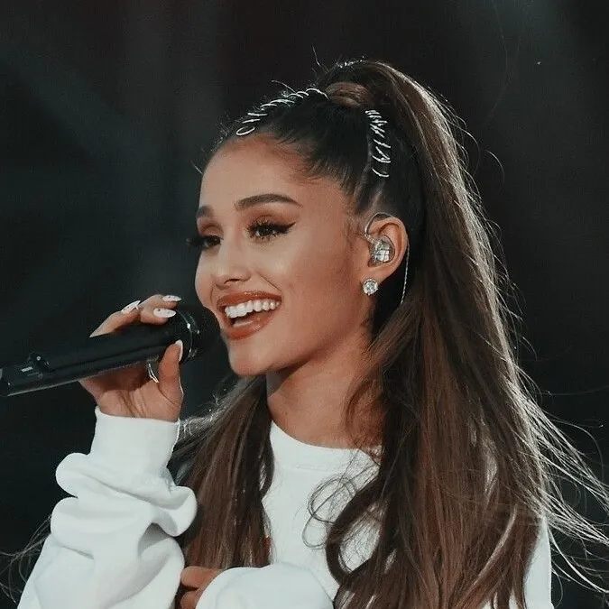 Ariana Grande: Secure AI chatbot avatar with encrypted 1v1 chat capabilities	