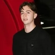 Brian Gutiérrez: Terlibat dalam perbualan ai dengan watak AI yang menawan ini, menampilkan keupayaan soulgen dan ifreechat untuk sembang percuma sekarang.	